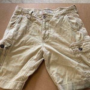 Size 32 waist cargo shorts (American Eagle)